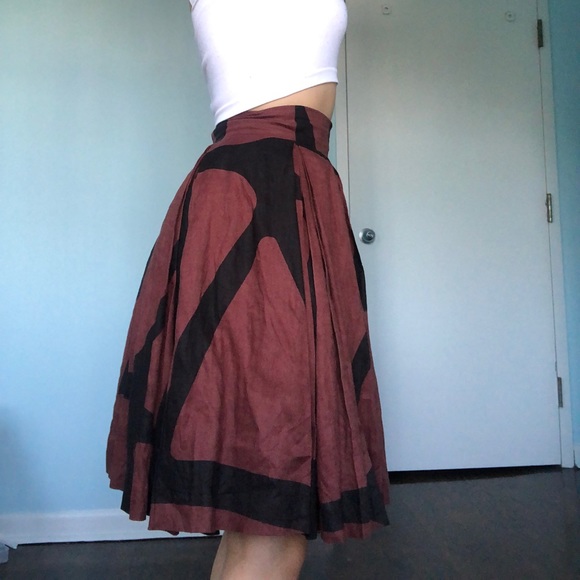 Banana Republic Burgundy Skirt WITH POCKETS - Picture 3 of 5